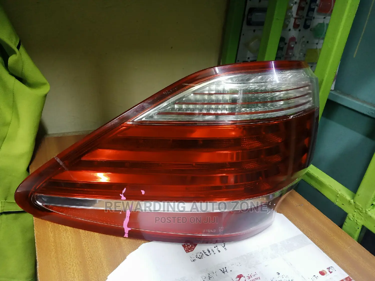 Toyota Crown Royal Backlight Lhs.