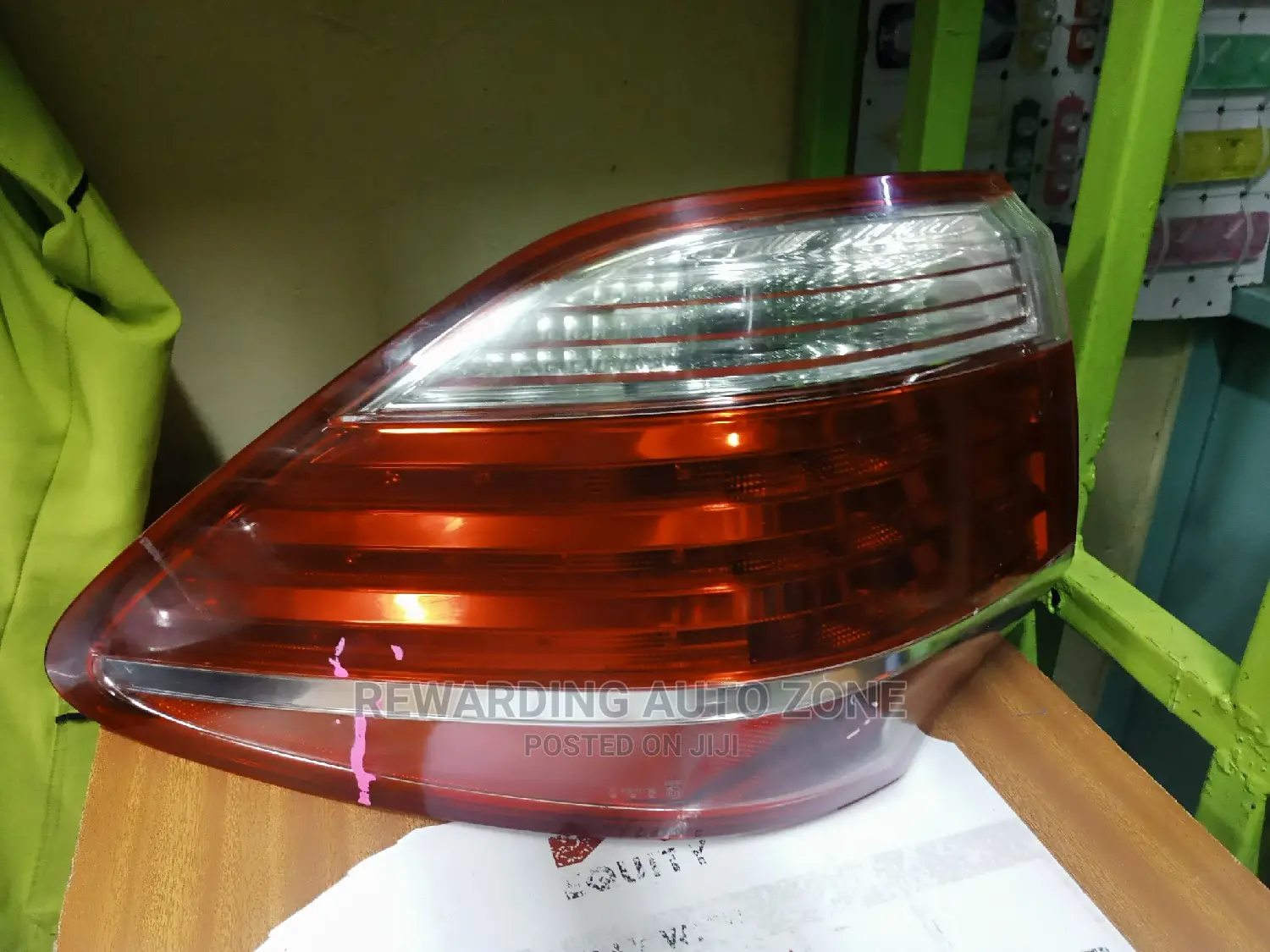 Toyota Crown Royal Backlight Lhs.