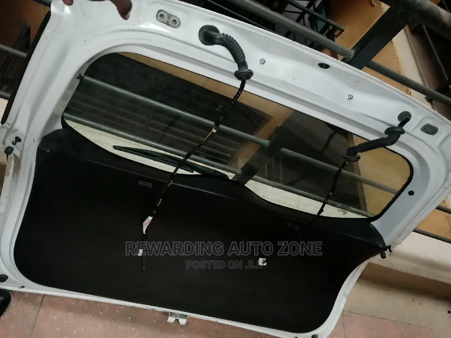 Suzuki Esqudo 2016 Tailgate.