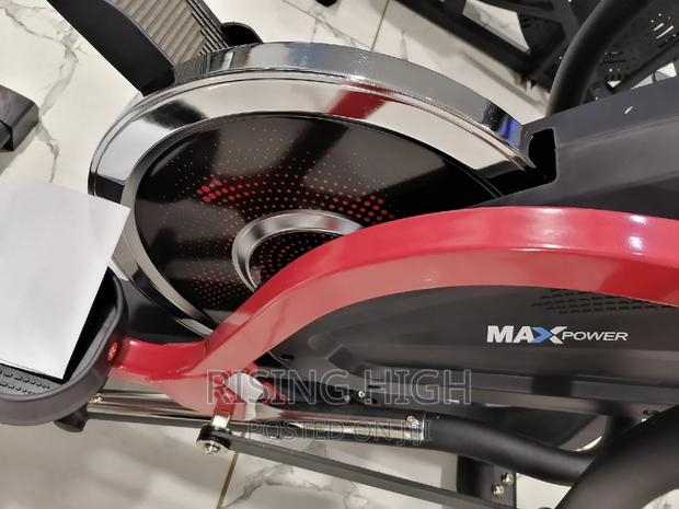 Heavy-Duty Exercise Bike. - thumbnail 5