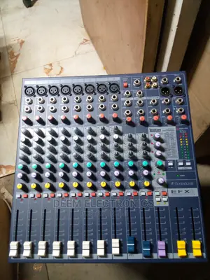 Plain Mixer 8channel, Soundcraft