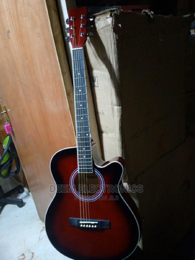 Semi-Acoustic Guitar - main view