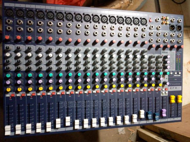 Sound Craft Plain Mixer 16 Channel