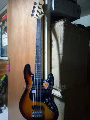 Bass Guitar 5 Strings