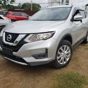 Nissan X-Trail 2017 Silver
