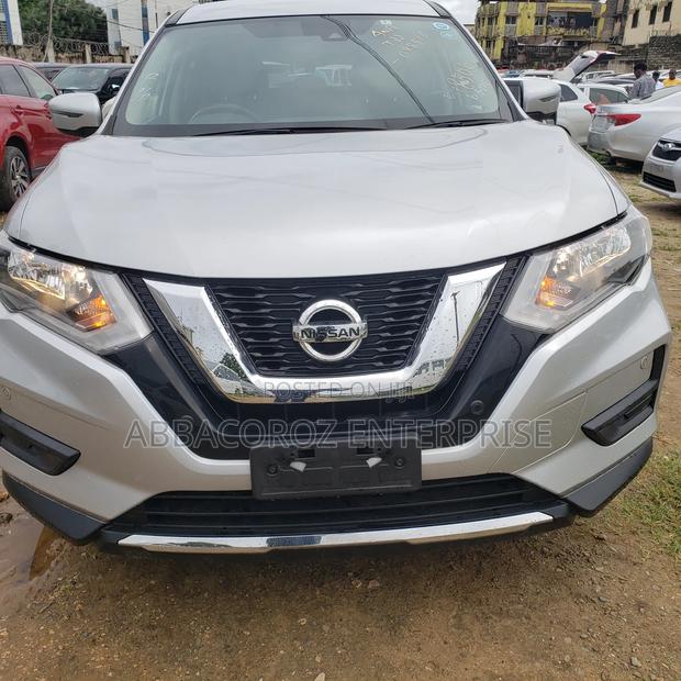 Nissan X-Trail 2017 Silver - thumbnail 11