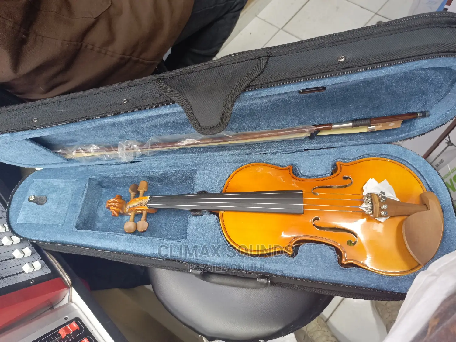 1/2 Maple Leaf Violin 