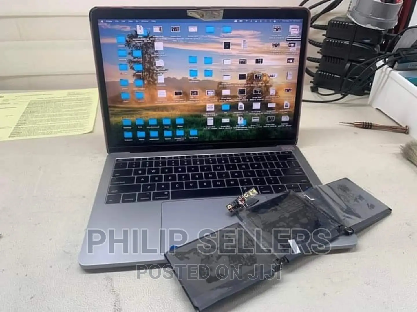 Acbook Pro A1708 2017 13 Inches Battery Replace