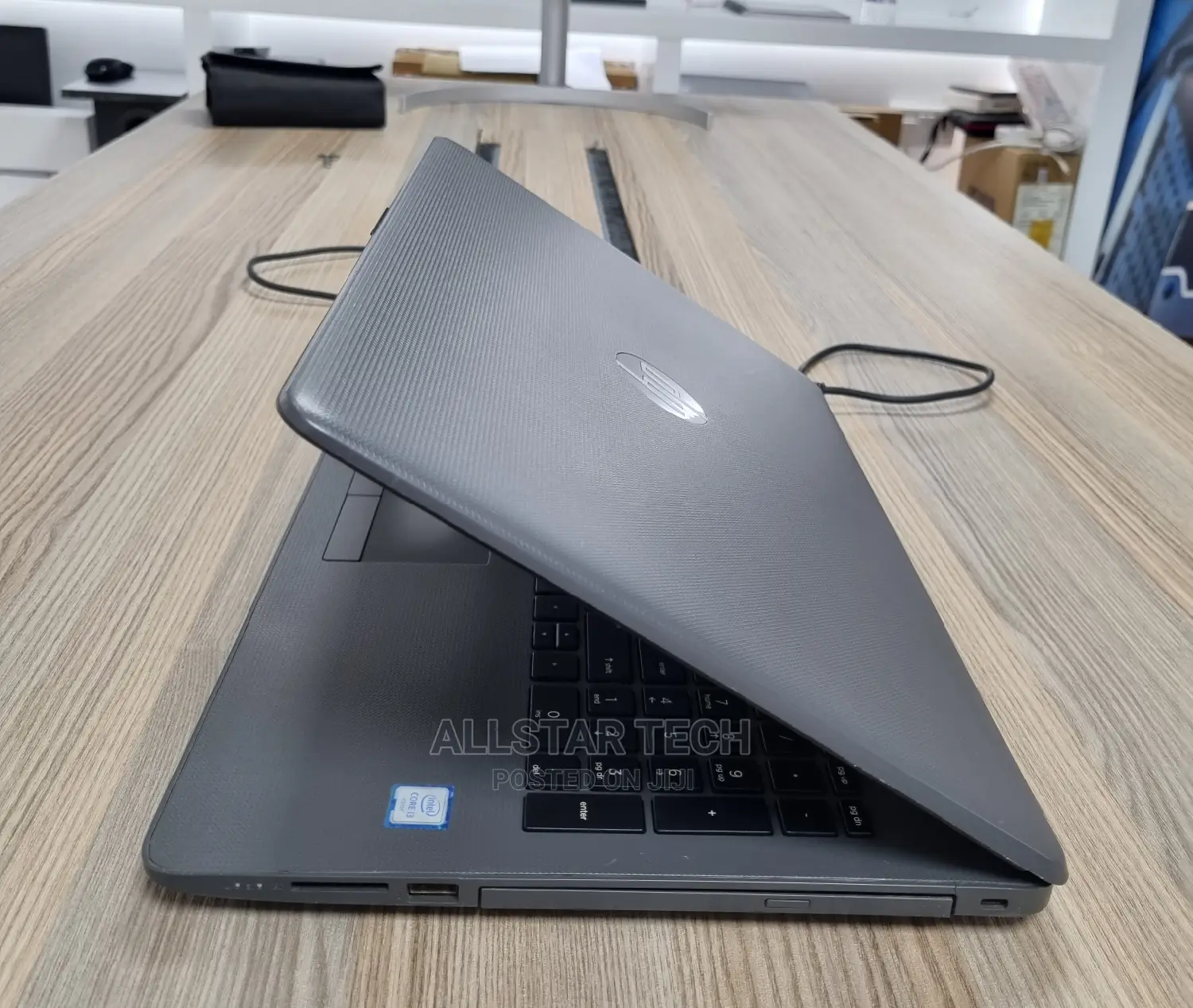 Laptop HP 255 G6 8GB Intel Core I3 HDD 1T