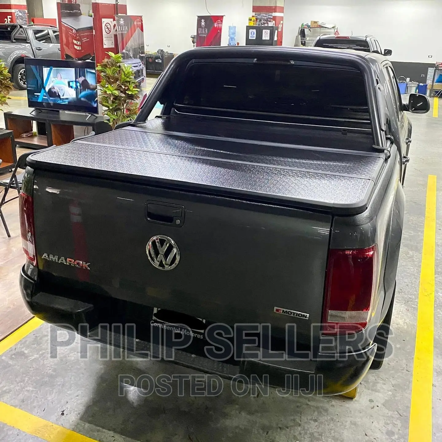 Hard Trifold Cover Installed in Volkswagen AMAROK!