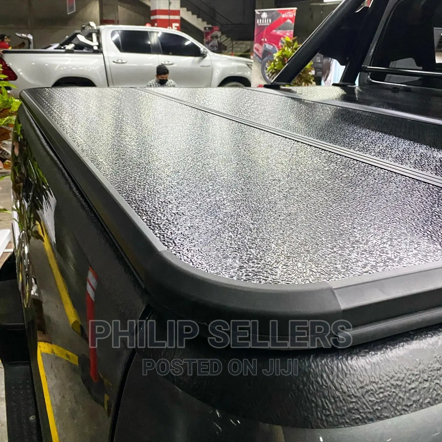 Hard Trifold Cover Installed in Volkswagen AMAROK!