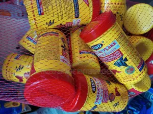 Fish Food (Tropical Flake)