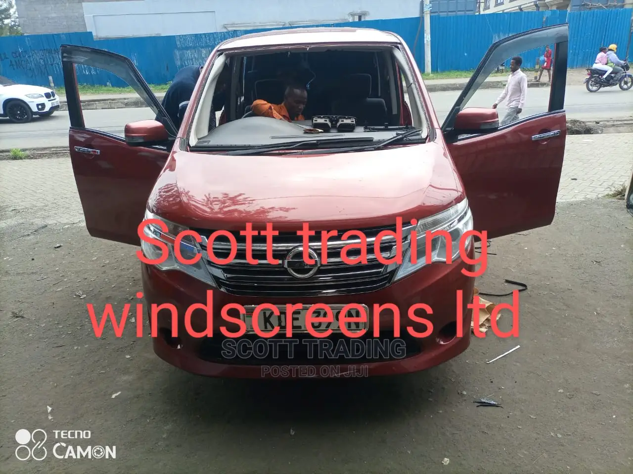 Nissan Serena C26 Windscreen