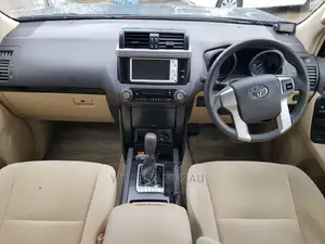 Toyota Land Cruiser Prado 2016 Gray