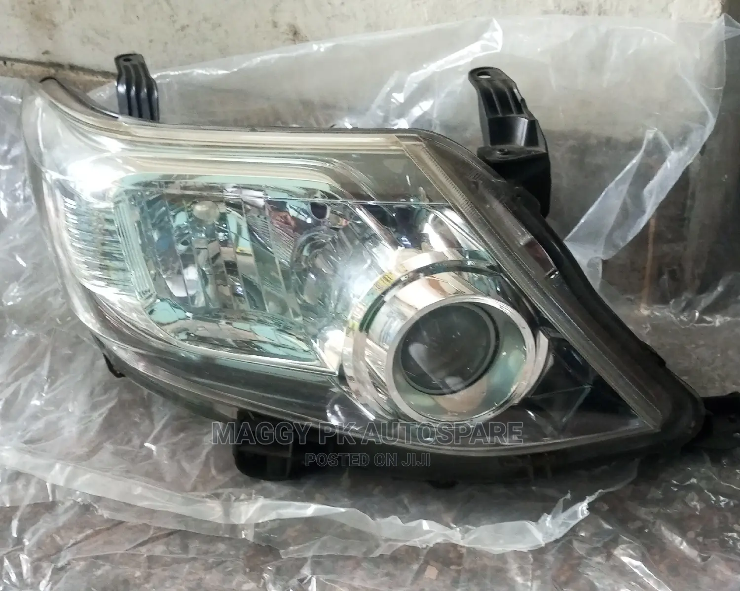 Toyota Fortuner 2012 Xenon