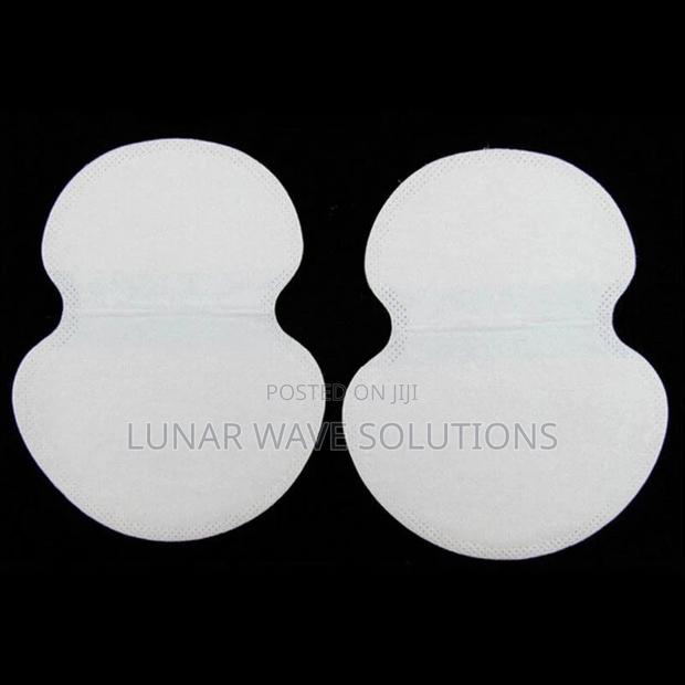 White Unisex Super Absorbent Sweat Pads - thumbnail 4