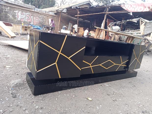 Black Golden TV Stand
