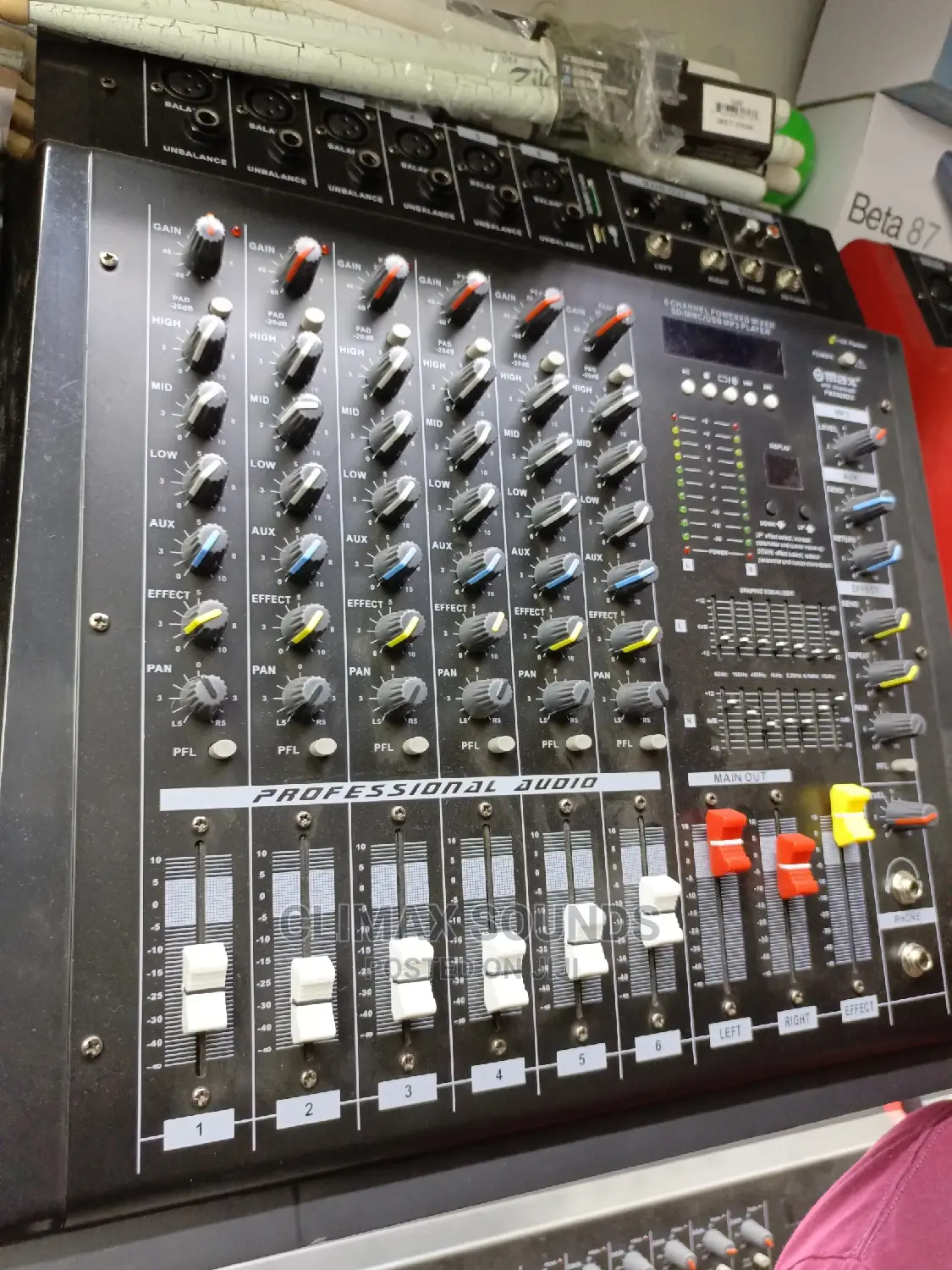 Powered Mixer 6 Channels Omaxis