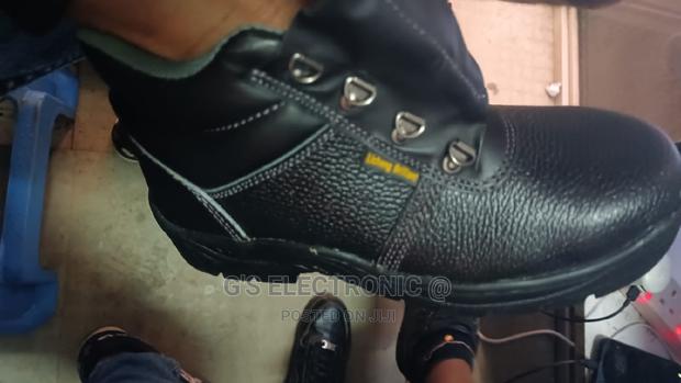 Best Brillant Black Safety Boots. - main view