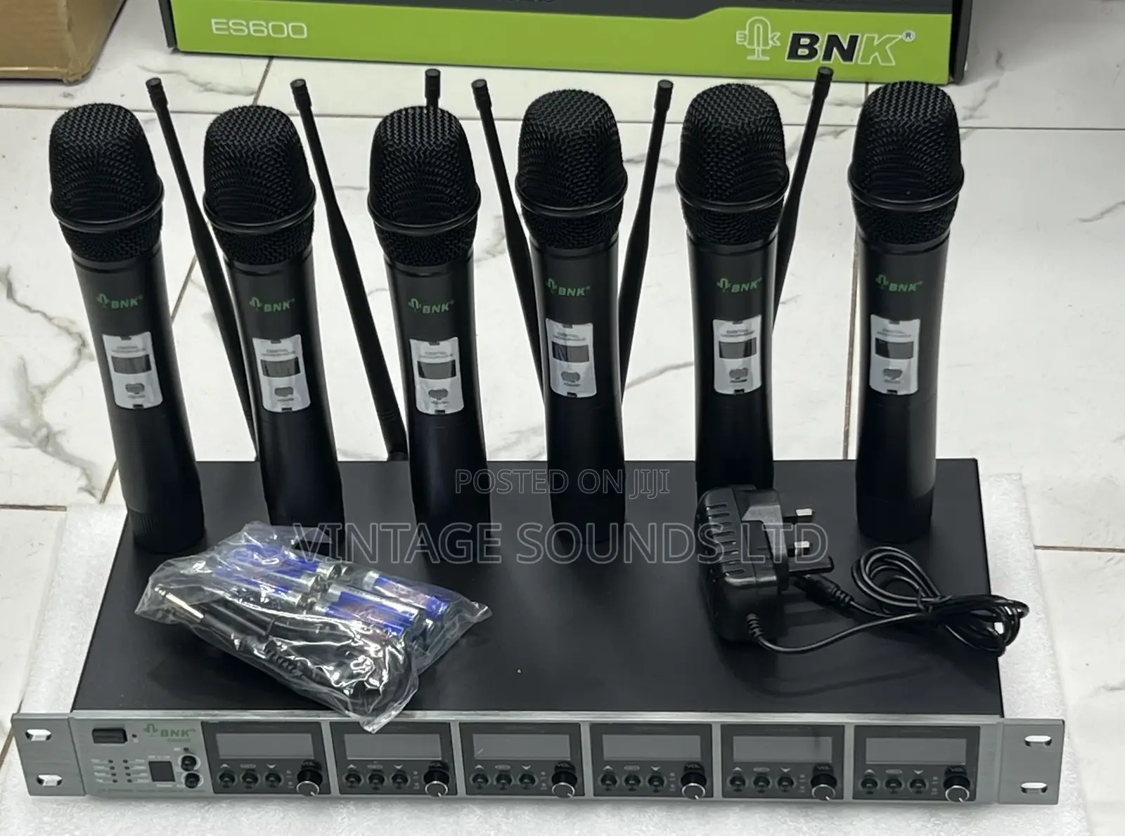 BNK ES600 Professional 6 Channels UHF Wireless Microphone