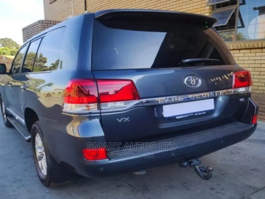 Toyota Land Cruiser 2016 Gray