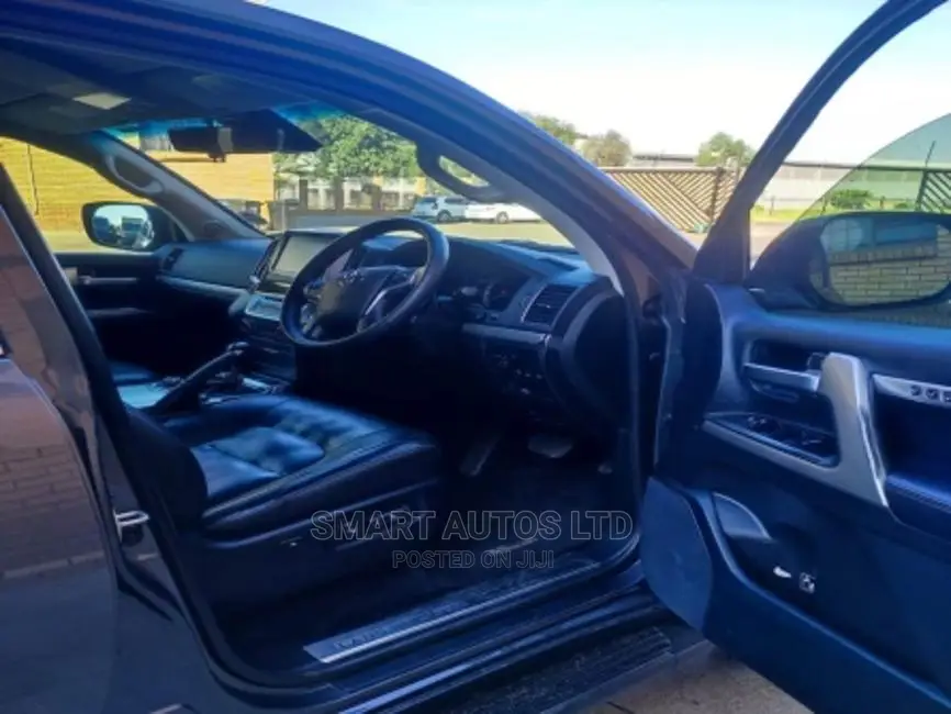 Toyota Land Cruiser 2016 Gray