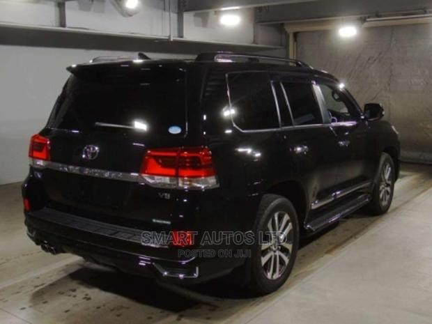 Toyota Land Cruiser 2016 Black - thumbnail 2