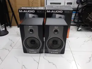 M-Audio BX8 Carbon Monitor Speaker