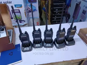 8KM Baofeng UV82 Walkie-Talkie