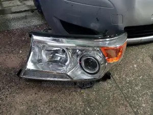 200 Series V8 2013 Headlights.