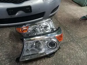 200 Series V8 2013 Headlights.