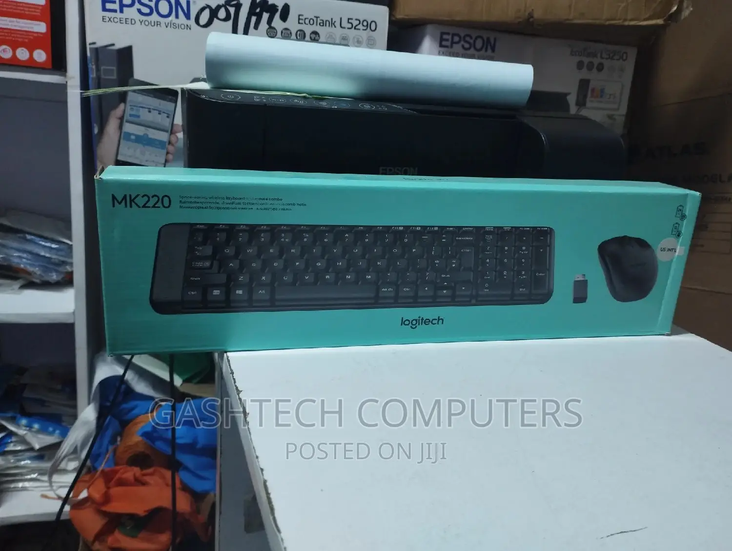Combo - Logitech Wireless Keyboard Mouse MK220