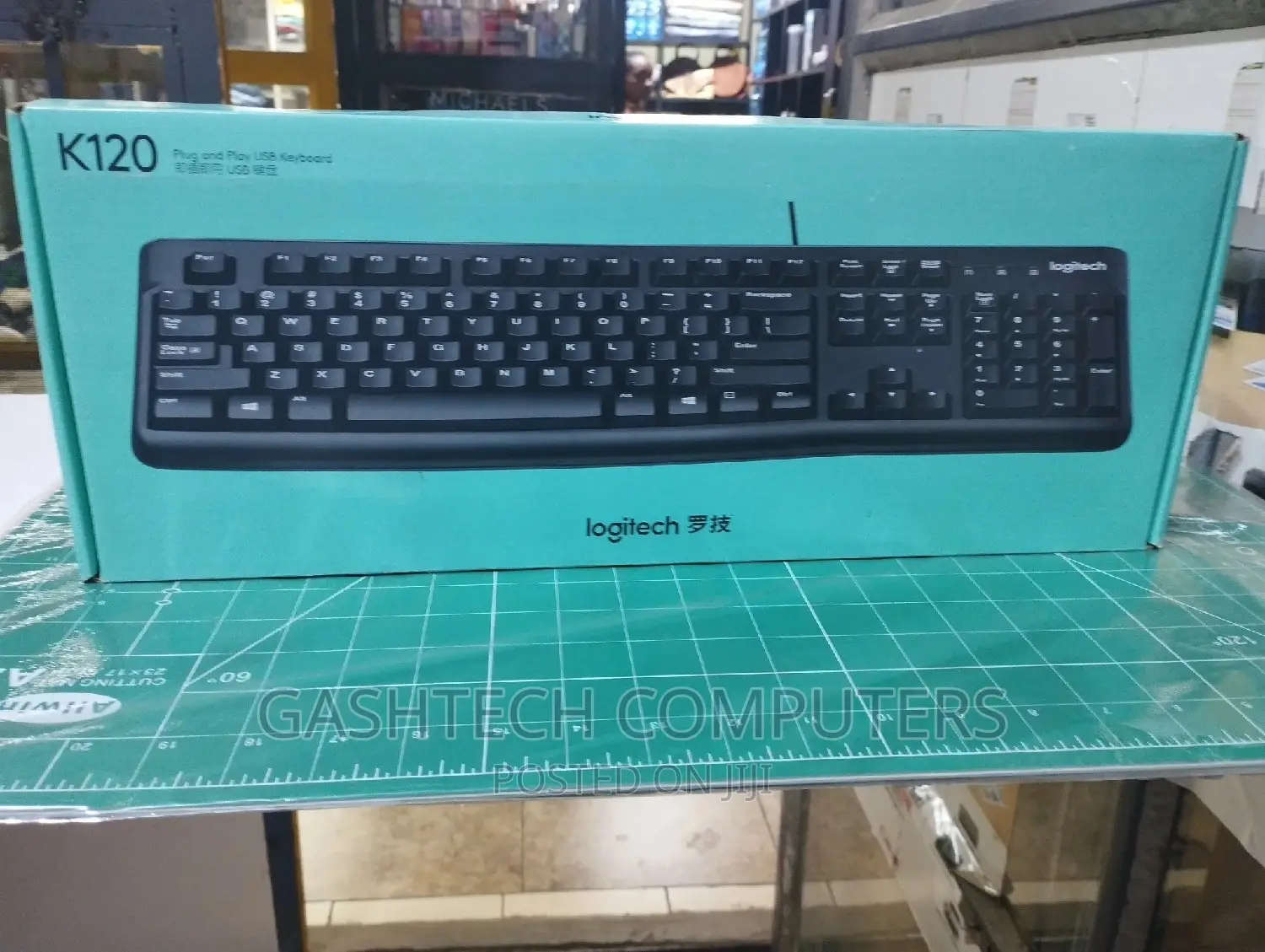  Keyboard Logitech Plug and Play Keyboard