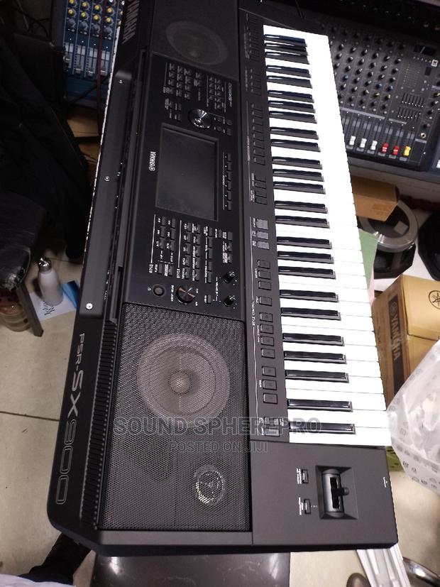 Yamaha PSR SX900 Keyboard - main view