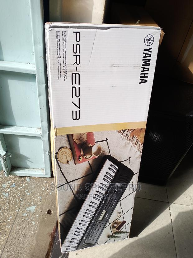 Yamaha PSR E273 Keyboard - main view