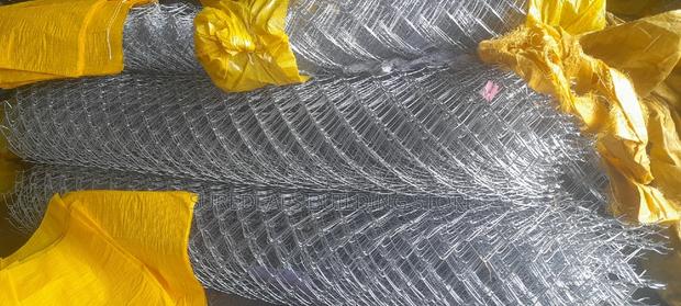 Twisted-End Galvanized Chainlink Wire Mesh for Fencing 4ft - thumbnail 4