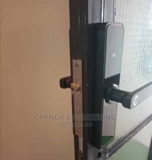 Intelligent Biometric Door Lock - thumbnail 2