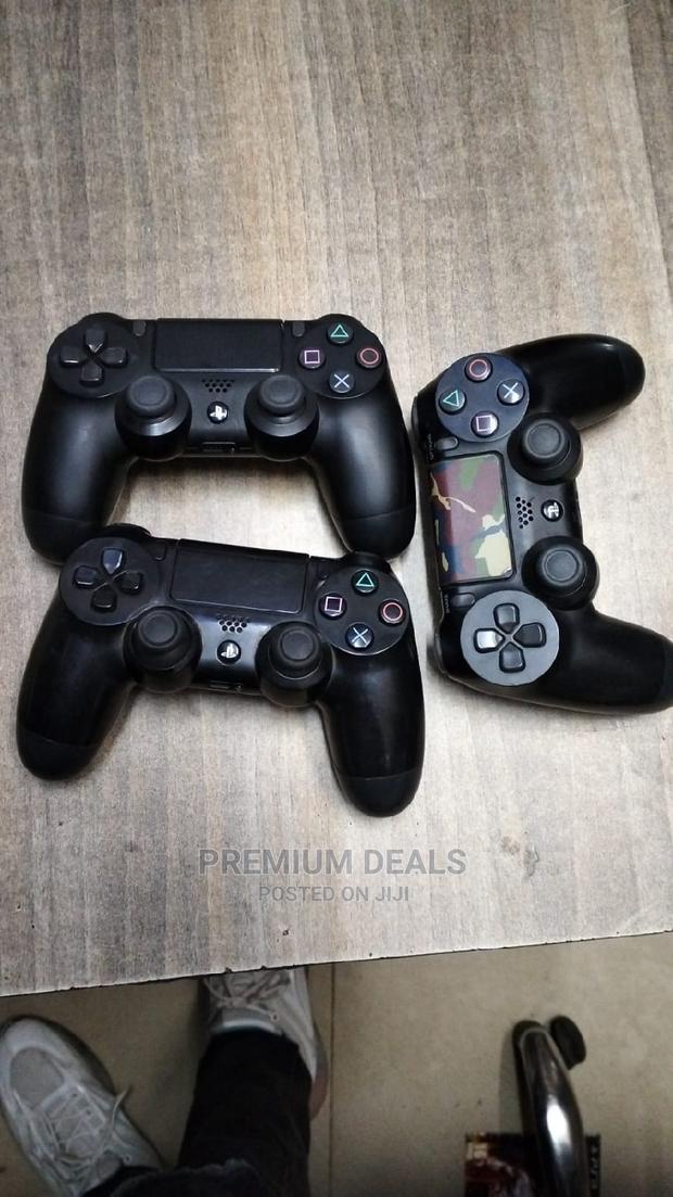 Ps4 Pads in Plenty