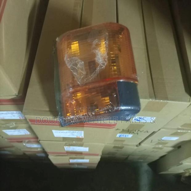 Cornerlamp Isuzu FSR/FRR/FTR Old Model - thumbnail 2