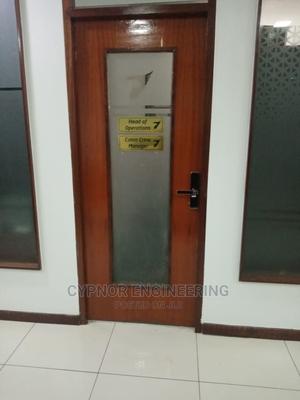 Smart Solutions for Easy Access Control With Biometric Locks - thumbnail 2