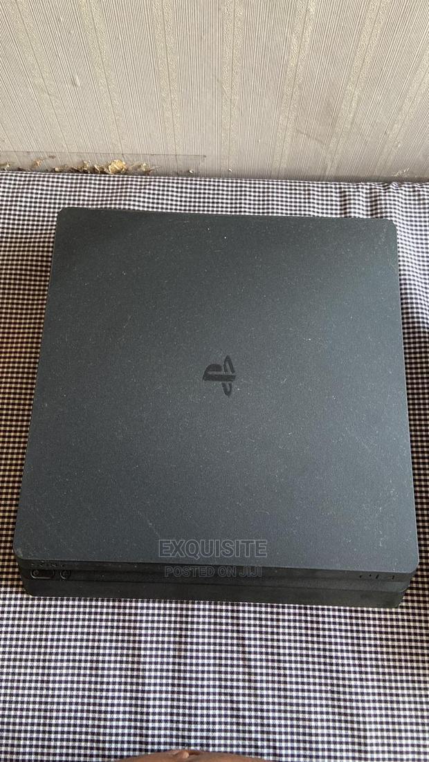 Playstation 4 Slim 500gb - thumbnail 2