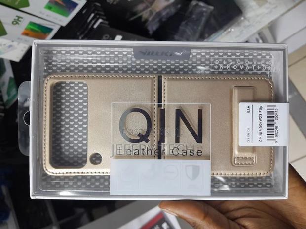 Nillkin Qin Vegan Leather Case Samsung GALAXY Z Flip 4 Gold