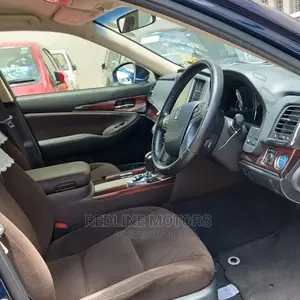 Toyota Crown 2016 Blue