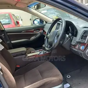 Toyota Crown 2016 Blue