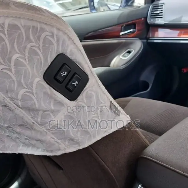 Toyota Crown 2016 Blue