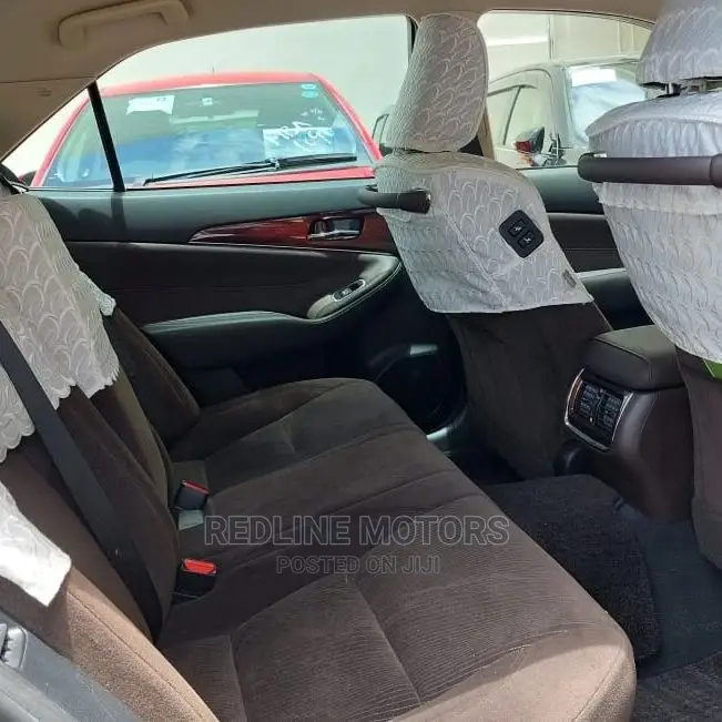 Toyota Crown 2016 Blue