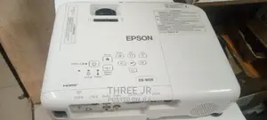 Ex-Uk Epson EB-W06 Projector With 3600lumens