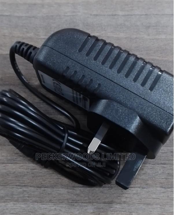 A Black Fast Charging Etr Charger