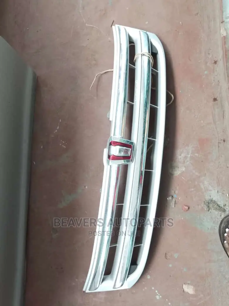 Toyota Isis Grill