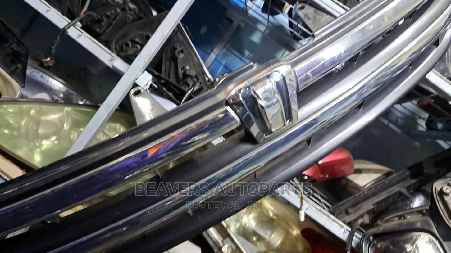 Toyota Isis Grill